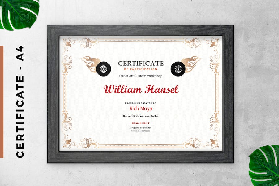 Gold Elegan Certificate / Diploma Template
